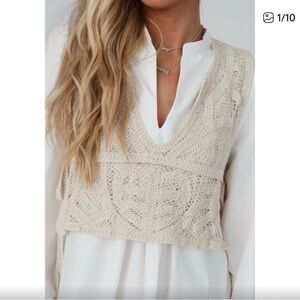 House of Harlow 1960 Crochet Knit Cropped Top Vest
